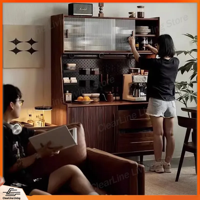 Wine Vodka Beer - 유리문이 있는 복고풍 단단한 나무 거실